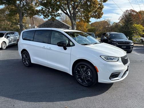 2026 Chrysler Pacifica L