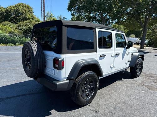 2025 Jeep Wrangler Sport