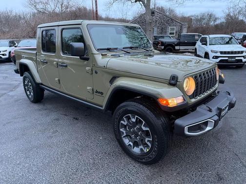 2026 Jeep Gladiator Sahara