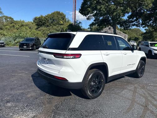 2025 Jeep Grand Cherokee Altitude