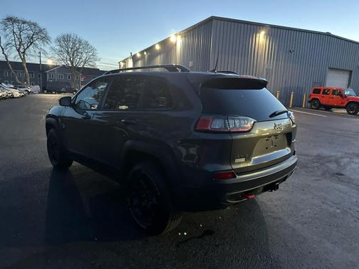 2022 Jeep Cherokee Trailhawk