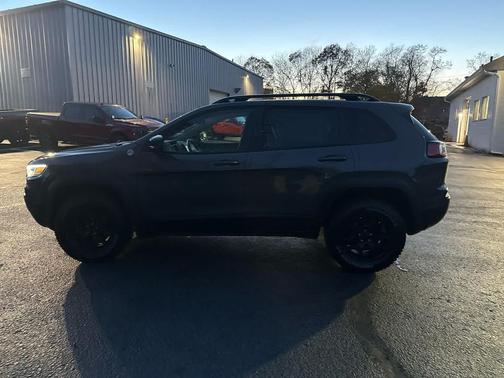 2022 Jeep Cherokee Trailhawk