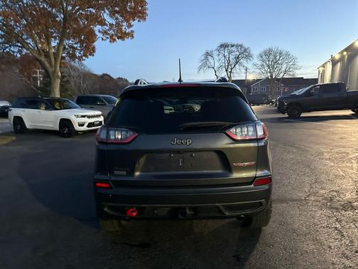 2022 Jeep Cherokee Trailhawk