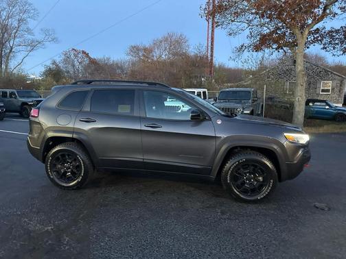 2022 Jeep Cherokee Trailhawk