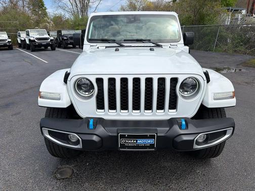 Bright White Clearcoat 2023 Jeep Wrangler 4xe Sahara