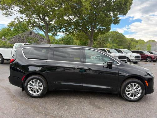Black 2027 Chrysler Pacifica L
