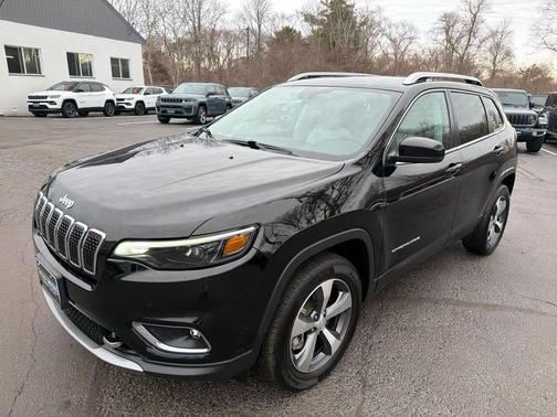 Diamond Black Crystal Pearlcoat 2021 Jeep Cherokee Limited