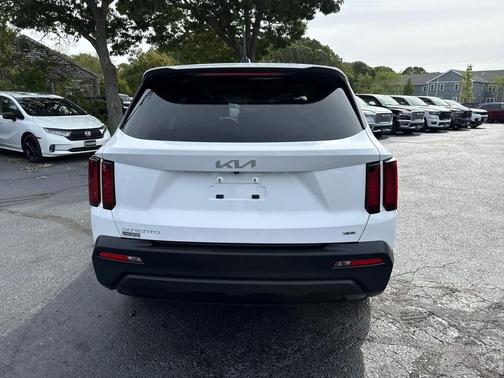 2023 Kia Sorento LX