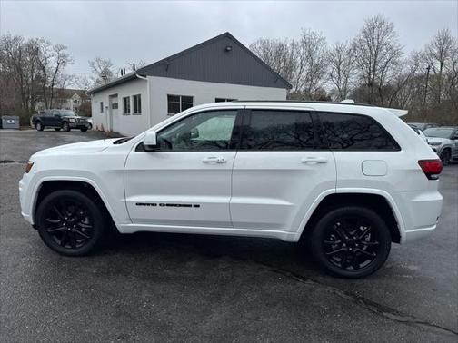 2022 Jeep Grand Cherokee Laredo