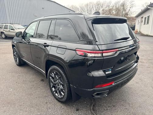 2024 Jeep Grand Cherokee 4xe Summit