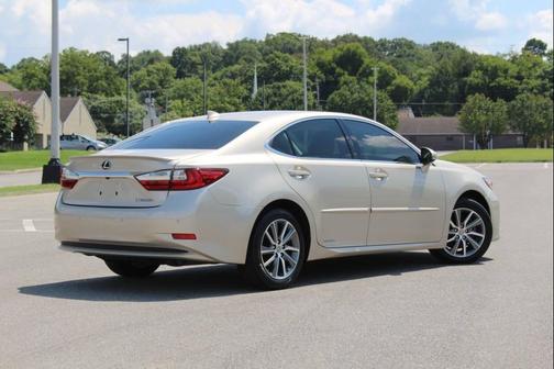 2016 Lexus ES 300h Base