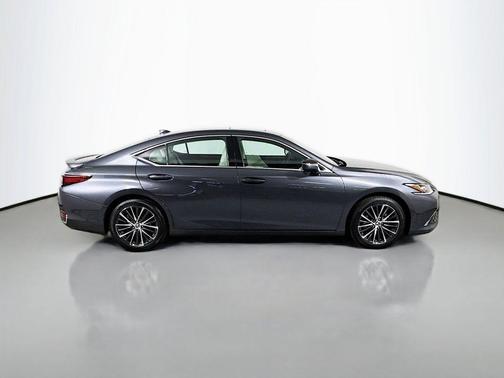 2025 Lexus ES 300h Base