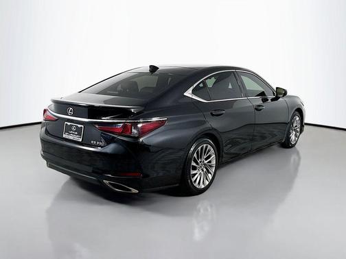 Caviar 2023 Lexus ES 350 Ultra Luxury