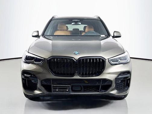 Manhattan Green Metallic 2022 BMW X5 PHEV xDrive45e