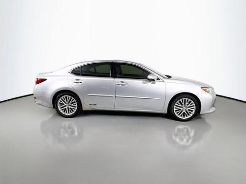 Silver Lining Metallic 2013 Lexus ES 300h Base