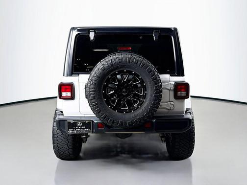 2023 Jeep Wrangler 4-Door Sahara 4x4