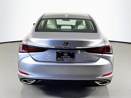 2025 Lexus ES 350 Base