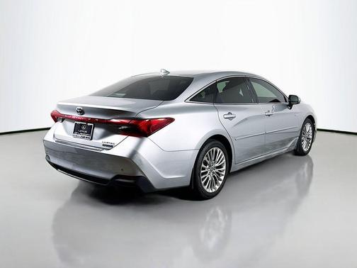 Celestial Silver Metallic 2020 Toyota Avalon Hybrid Limited