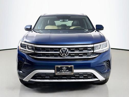 Blue Metallic 2022 Volkswagen Atlas Cross Sport 3.6L V6 SE w/Technology
