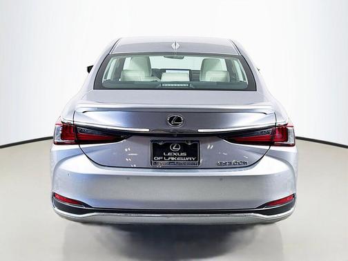 2024 Lexus ES 300h Base