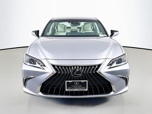 2024 Lexus ES 300h Base