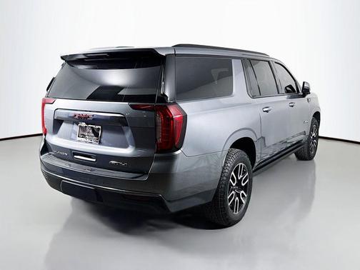 2022 GMC Yukon XL 4WD AT4