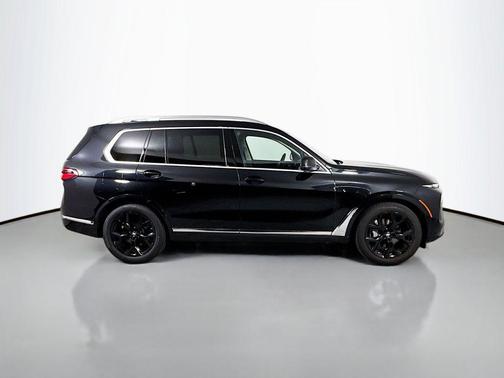 Black Sapphire Metallic 2024 BMW X7 xDrive40i