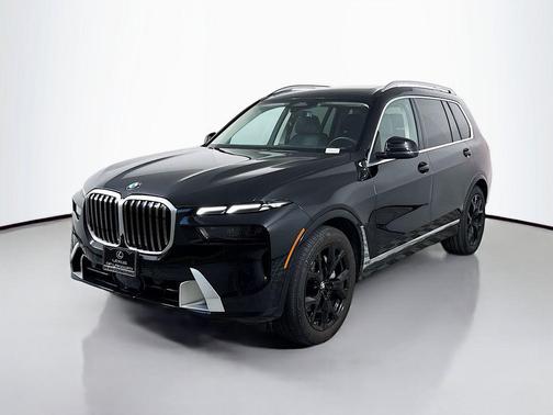 Black Sapphire Metallic 2024 BMW X7 xDrive40i