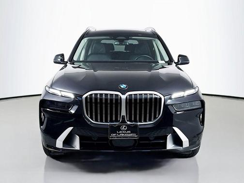 Black Sapphire Metallic 2024 BMW X7 xDrive40i