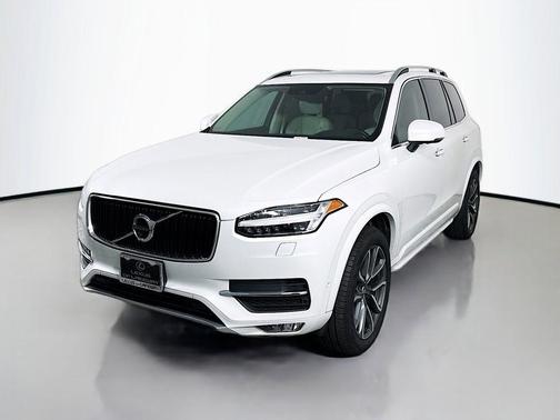 2018 Volvo XC90 T6 Momentum