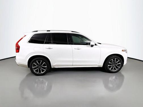 2018 Volvo XC90 T6 Momentum