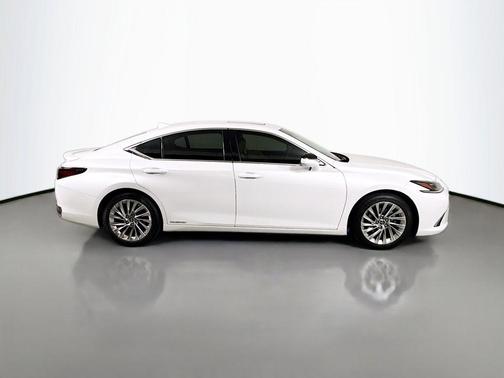 2021 Lexus ES 300h Ultra Luxury