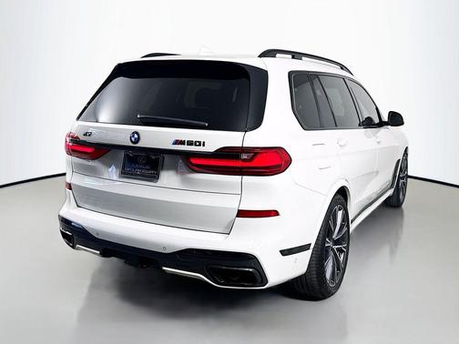 2021 BMW X7 M50i