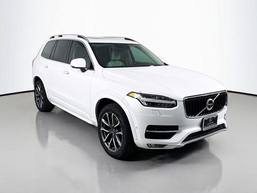 2018 Volvo XC90 T6 Momentum