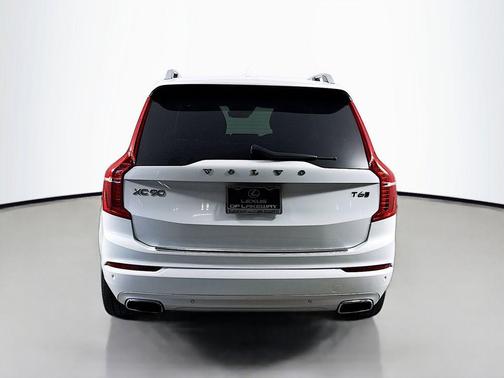 2018 Volvo XC90 T6 Momentum