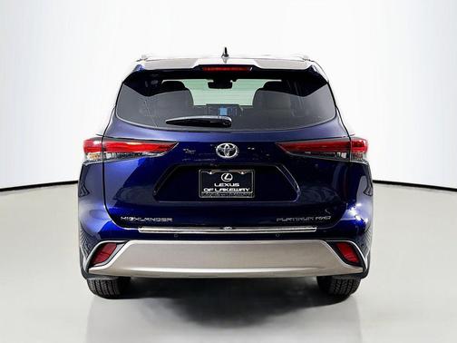 2022 Toyota Highlander Platinum