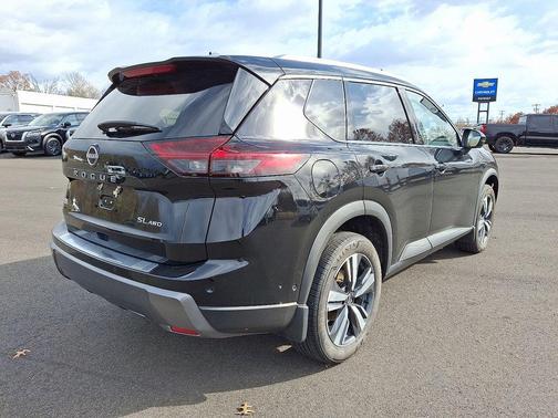 2024 Nissan Rogue SL