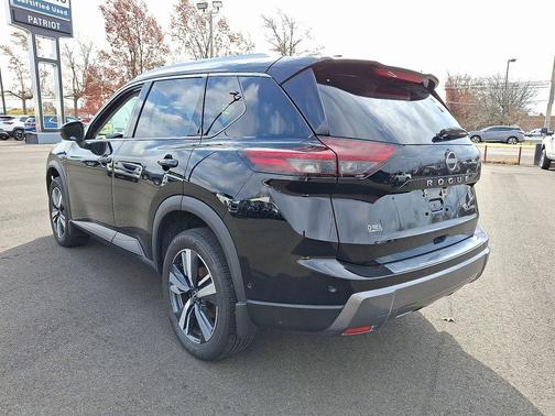 2024 Nissan Rogue SL