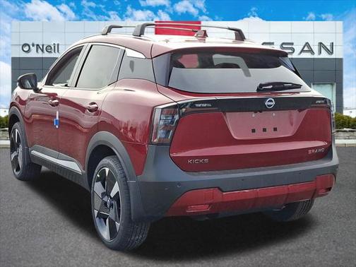 2025 Nissan Kicks SR