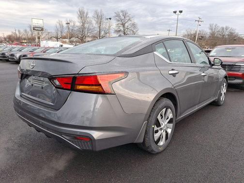 2025 Nissan Altima S FWD
