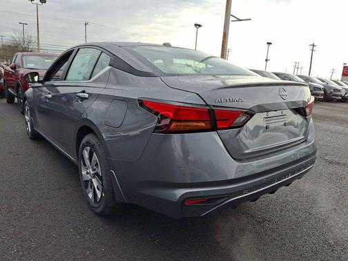 2025 Nissan Altima S FWD