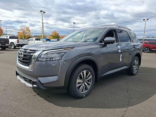 2025 Nissan Pathfinder SL 4WD