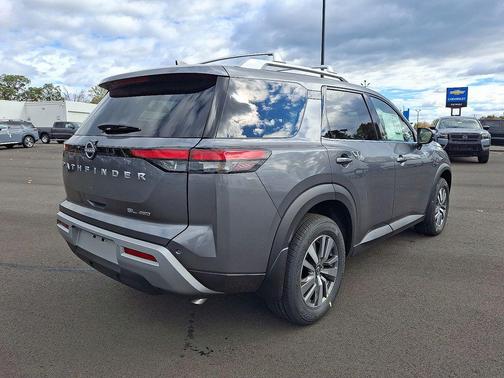 2025 Nissan Pathfinder SL 4WD