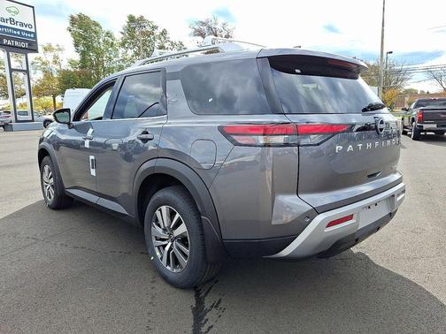 2025 Nissan Pathfinder SL 4WD
