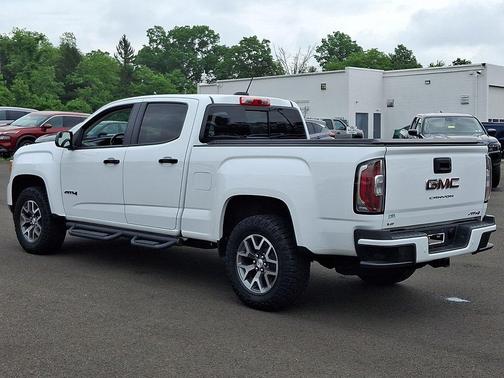 Summit White 2022 GMC Canyon AT4