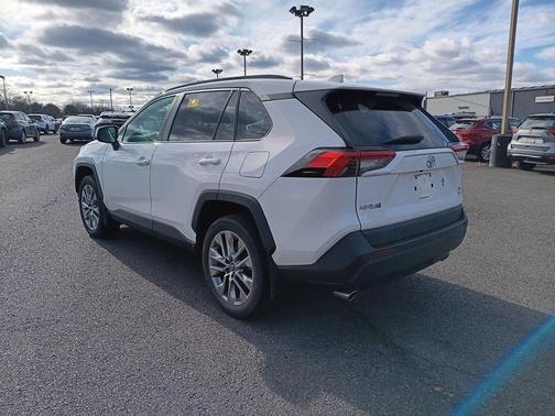 2019 Toyota RAV4 XLE Premium
