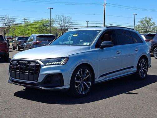 Satellite Silver Metallic 2023 Audi SQ7 4.0T Prestige