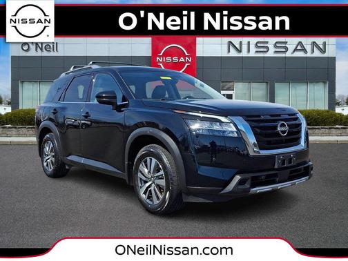 2023 Nissan Pathfinder SL 4WD