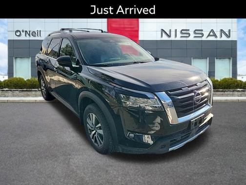 2023 Nissan Pathfinder SL 4WD