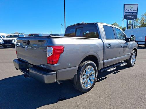 2023 Nissan Titan SV